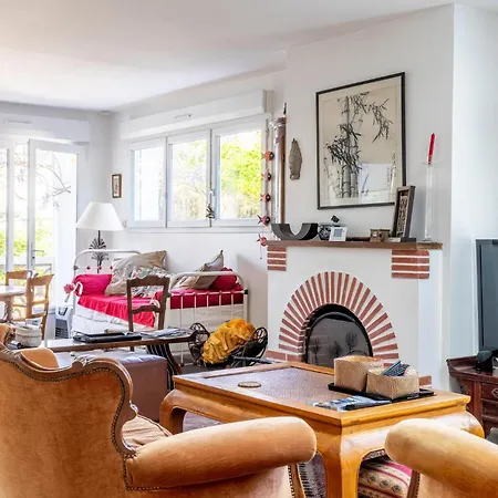 3 Bedroom Front In La Bernerie-en-Retz