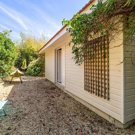 3 Bedroom Front In La Bernerie-en-Retz