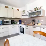 3 Bedroom Beach Front Home In La Bernerie-En-Retz Hébergement de vacances *
