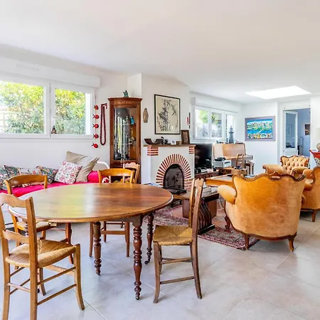 別荘 Lovely In ラ・ベルヌリー・アン・レッツ