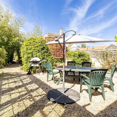 3 Bedroom Front In La Bernerie-en-Retz